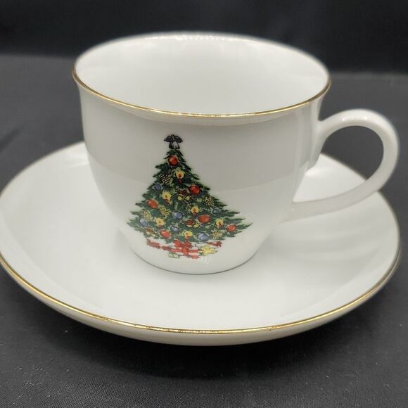 Jamestown China Christmas Tree Cup and Saucer with Gold Trim - Picture 3 of 6